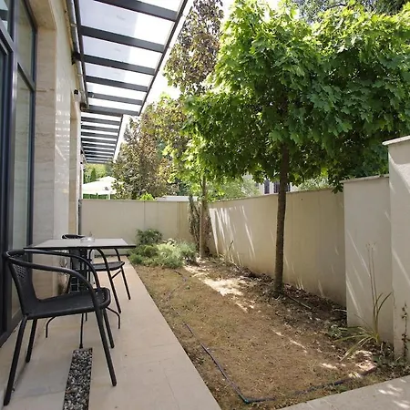 A4 - Opera Apartman *