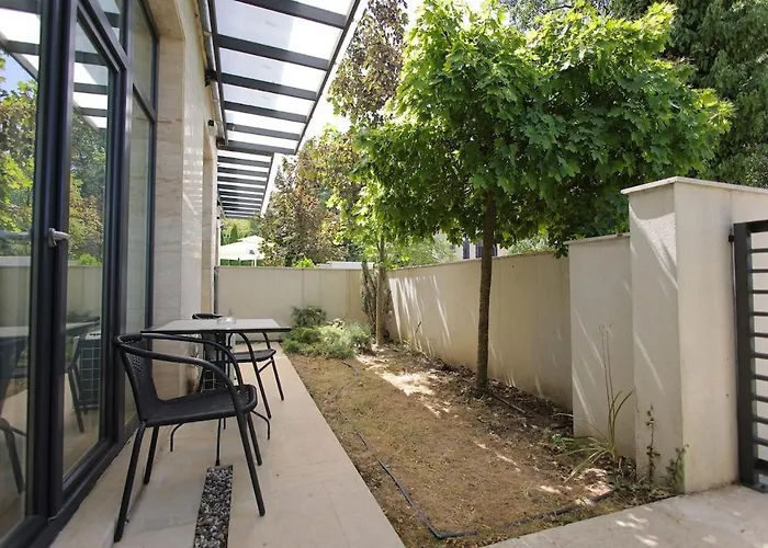 A4 - Opera Apartman *